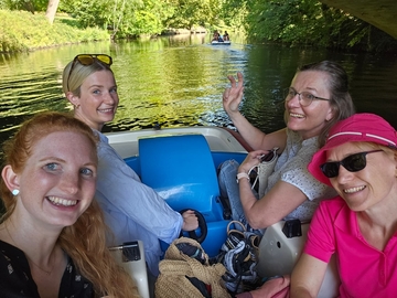 Die Kolleginnen und Kollegen beim Betriebsausflug
