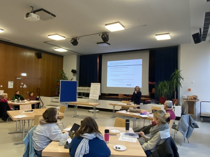 Eine Fortbildung findet in der Aula statt.