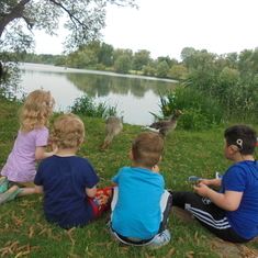 Die Kinder spielen am Südsee.